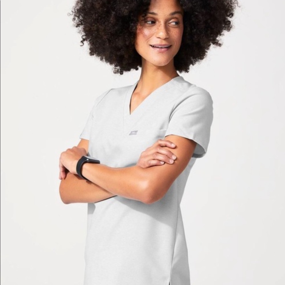 Figs Women's Scrub Top in Light Gray
